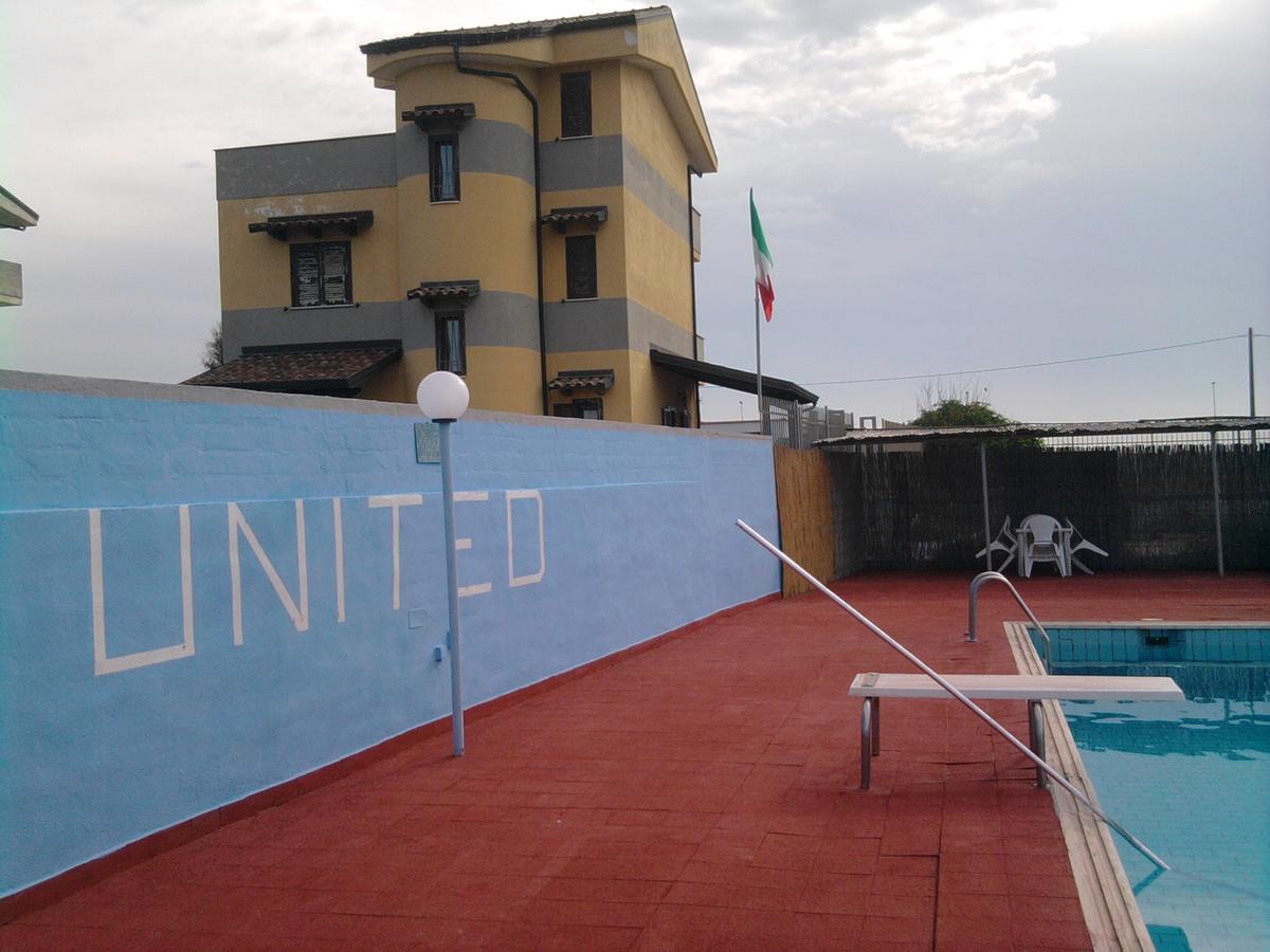 Hotel United Lago Patria Bagian luar foto